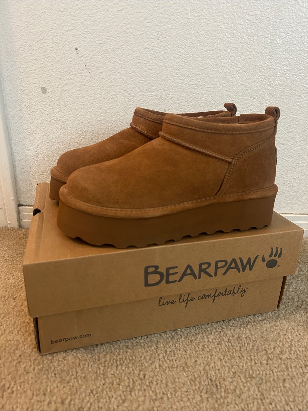 BearPaw Retro Super Shorty Boot Box Label - Hickory